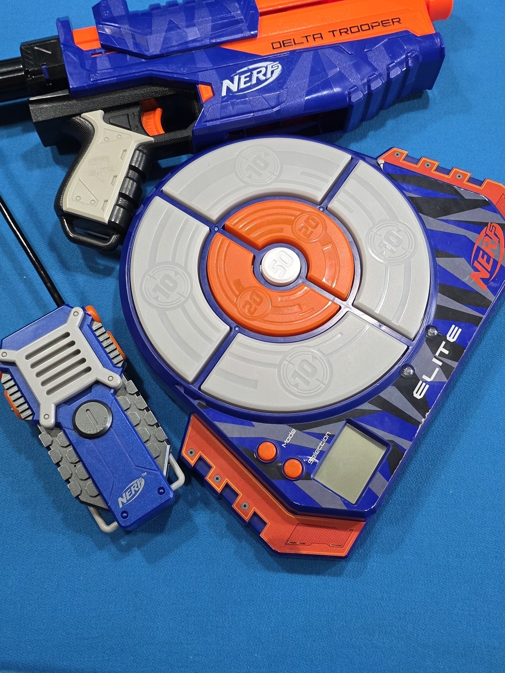 NERF Elite Delta Trooper Electronic Target - Blue & Orange